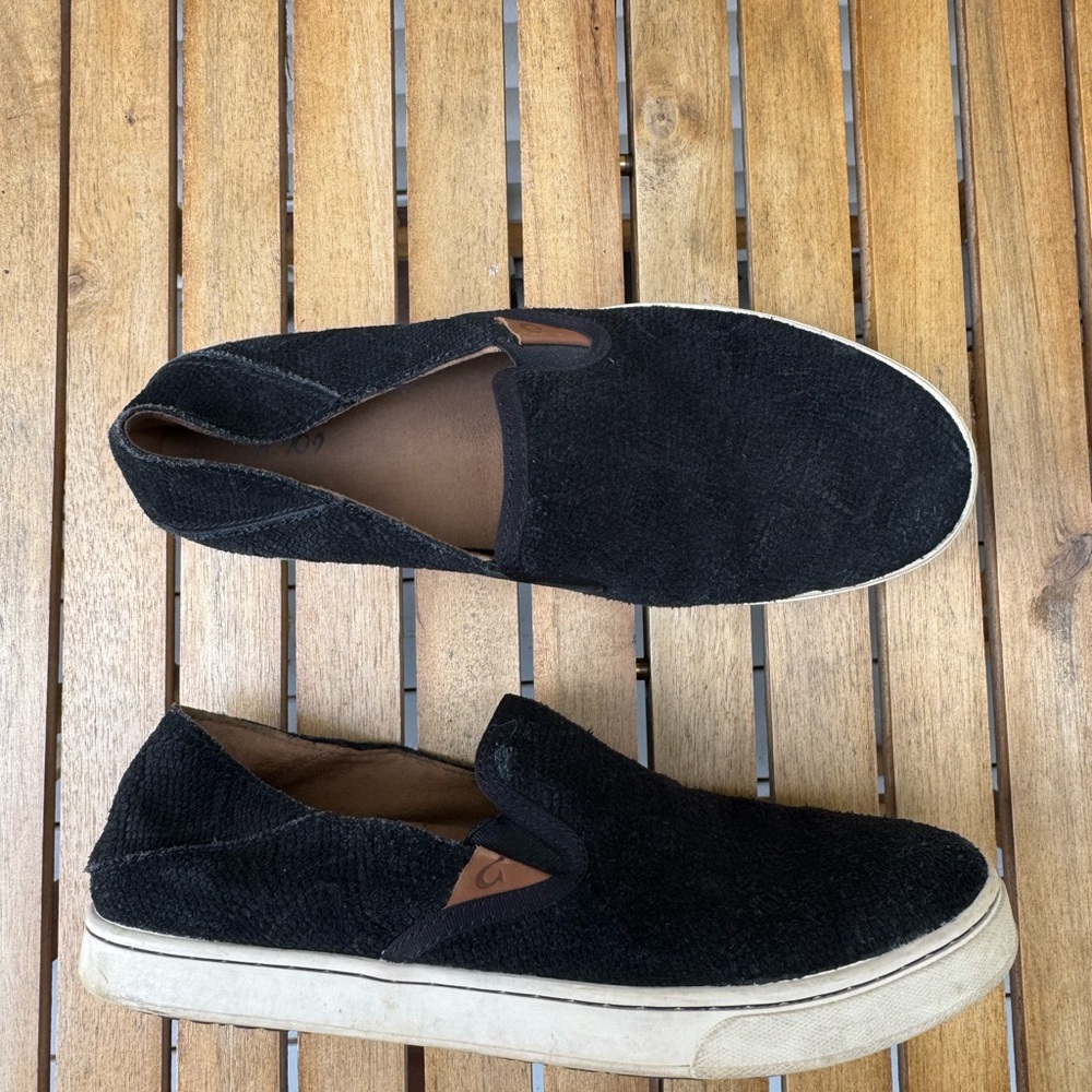 Olukai Women’s Pehuea Leather slide on shoe size 8